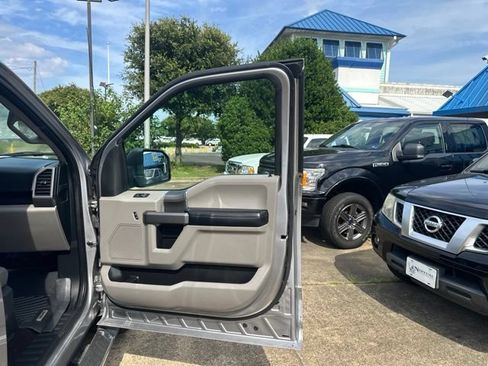 Used 2020 Ford F150 XLT w/ Equipment Group 302A Luxury AWD/4WD image 17