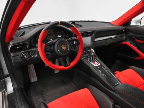 Certified 2019 Porsche 911 GT2 RS image 4