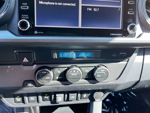 Used 2022 Toyota Tacoma TRD Sport w/ Technology Package RWD image 15