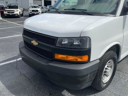 Used 2019 Chevrolet Express 2500 w/ Driver Convenience Package RWD image 11