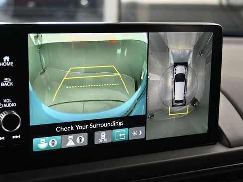 Used 2025 Honda Pilot TrailSport image 25