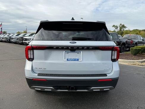 New 2026 Ford Explorer Active w/ Active Comfort Package image 6