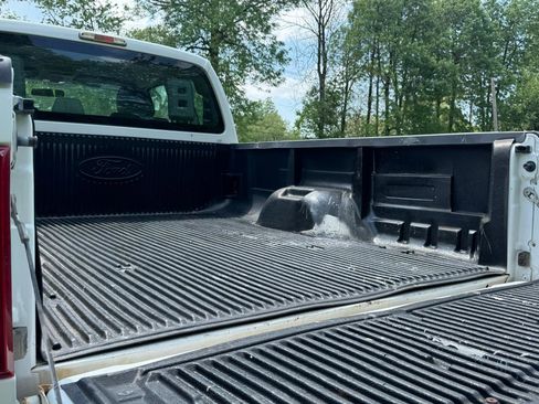 Used 2014 Ford F250 XL w/ Power Equipment Group AWD/4WD image 17