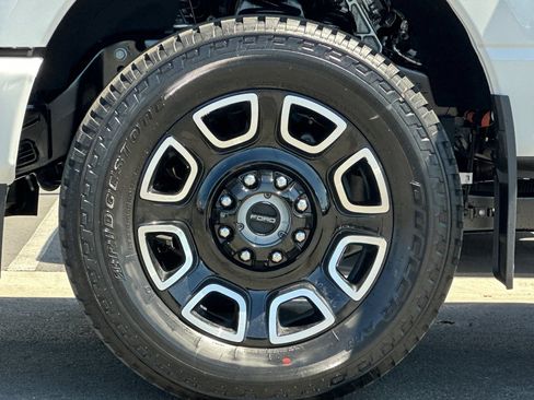 New 2026 Ford F250 Platinum AWD/4WD image 24