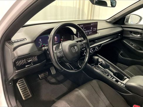 Used 2023 Honda Accord Sport image 8