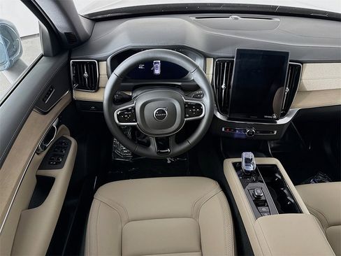 New 2026 Volvo XC90 B6 Core w/ Protection Package image 22