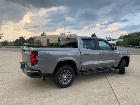 Used 2024 Chevrolet Colorado LT w/ LT Convenience Package II RWD image 12