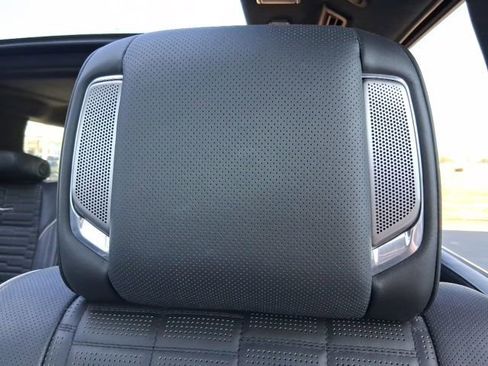 Used 2021 Cadillac Escalade Premium Luxury Platinum image 22