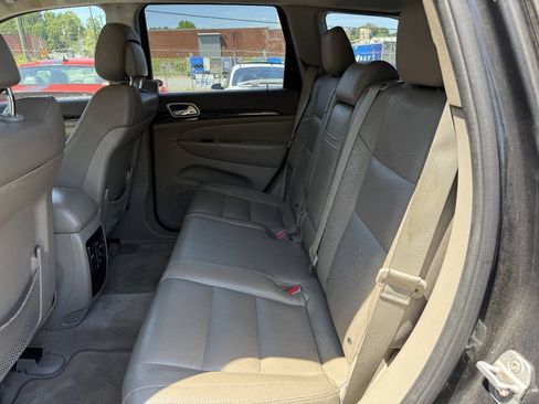 Used 2011 Jeep Grand Cherokee Laredo AWD/4WD image 14