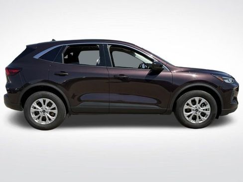Used 2023 Ford Escape Active w/ Tech Pack #2 AWD/4WD image 2