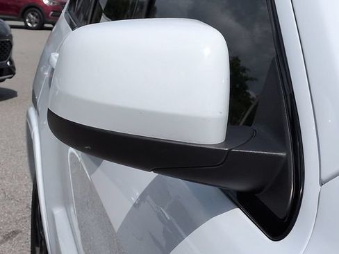 Used 2020 Jeep Grand Cherokee Altitude RWD image 12