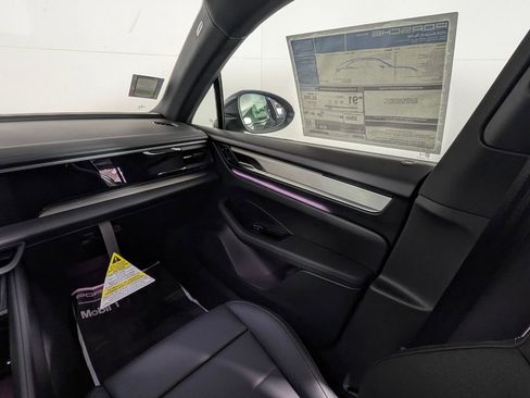 New 2025 Porsche Macan 4S Electric image 23