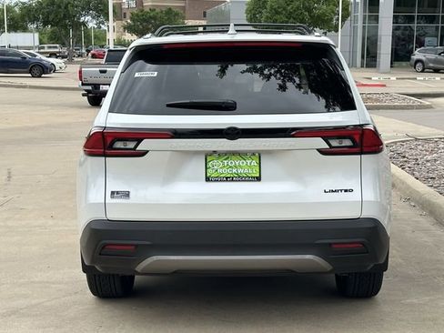 New 2026 Toyota Grand Highlander FWD image 4