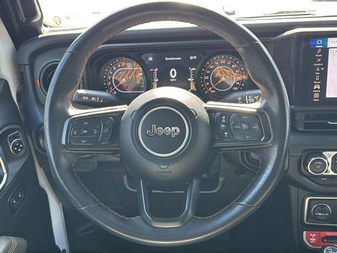 Used 2024 Jeep Gladiator Mojave image 17