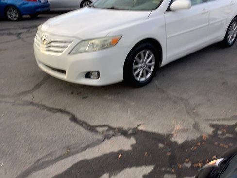 Used 2011 Toyota Camry XLE image 15