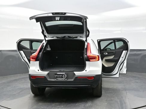 New 2026 Volvo XC40 B5 Plus w/ Protection Package Premier image 36