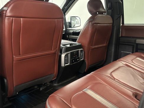 Used 2018 Ford F150 Platinum w/ Equipment Group 701A Luxury image 30