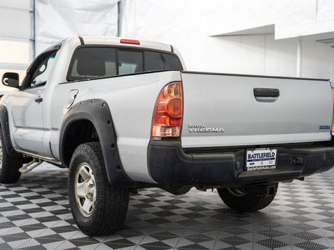 Used 2011 Toyota Tacoma 4x4 Regular Cab image 7