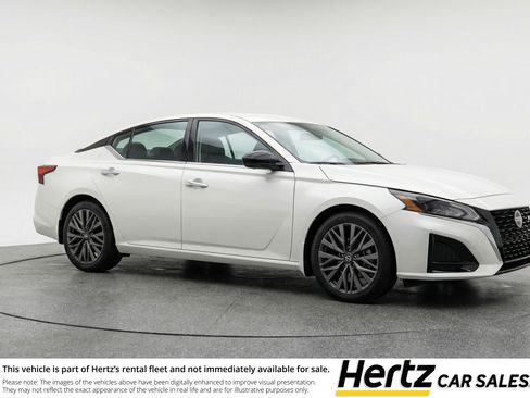 Used 2025 Nissan Altima 2.5 SV FWD image 1