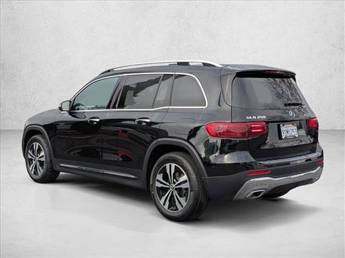 Certified 2025 Mercedes-Benz GLB 250 image 8