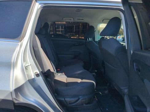 Used 2023 Toyota Highlander LE AWD/4WD image 27