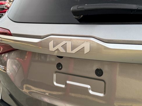 Used 2022 Kia Seltos LX image 16