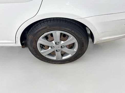 Used 2009 Hyundai Accent GLS w/ Premium Pkg 6 FWD image 34