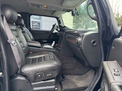 Used 2005 HUMMER H2 w/ Preferred Equipment Group image 19