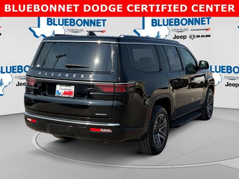 Used 2024 Jeep Wagoneer Series II w/ Flexible Seating Group RWD image 5