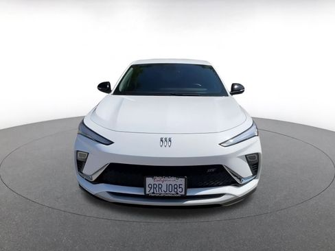 Used 2025 Buick Envista Sport Touring image 4