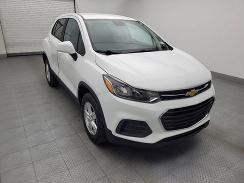 Used 2020 Chevrolet Trax LS w/ Tint and Cruise Package AWD/4WD image 13