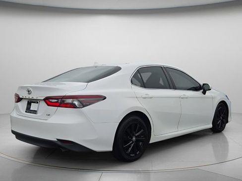 Used 2022 Toyota Camry LE FWD image 7