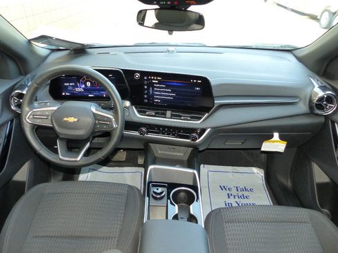 Used 2026 Chevrolet Equinox LT FWD image 19