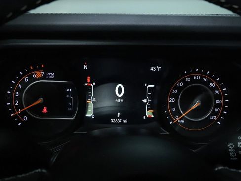 Used 2025 Jeep Wrangler Unlimited Rubicon AWD/4WD image 24
