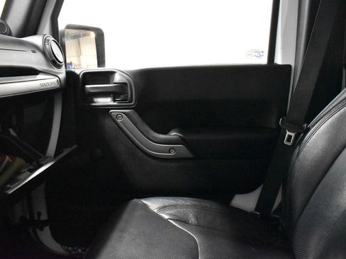 Used 2014 Jeep Wrangler Unlimited Sport image 16