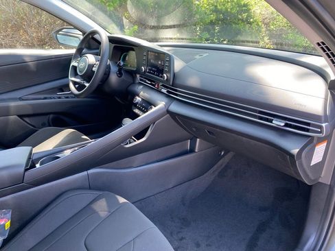 New 2026 Hyundai Elantra Hybrid FWD image 36