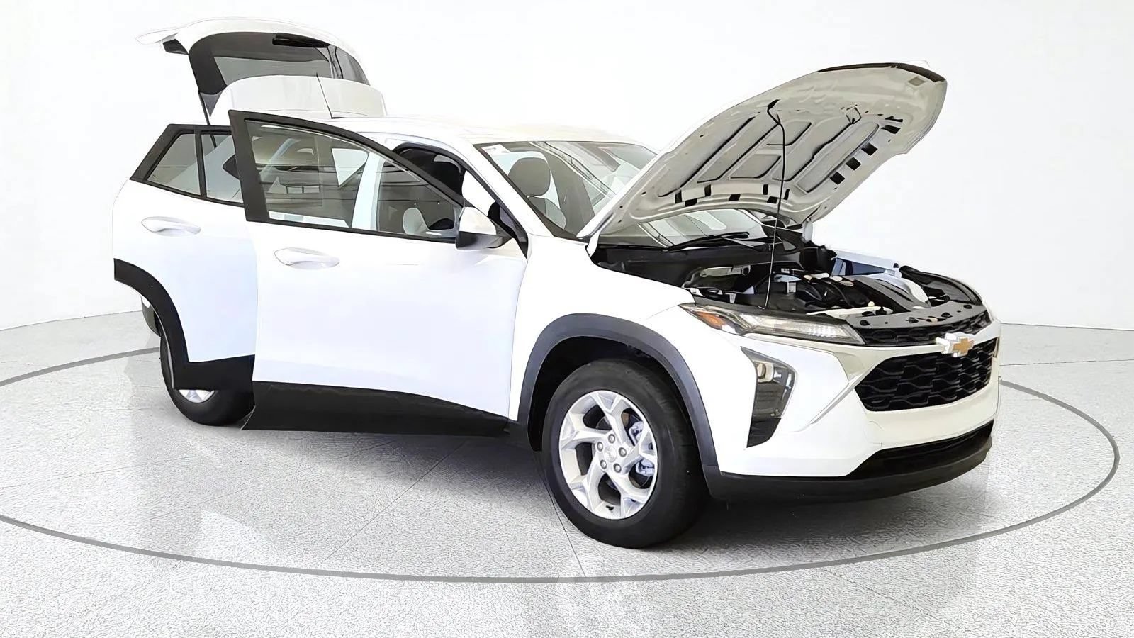 Used 2024 Chevrolet Trax LS w/ LS Convenience Package FWD image 11