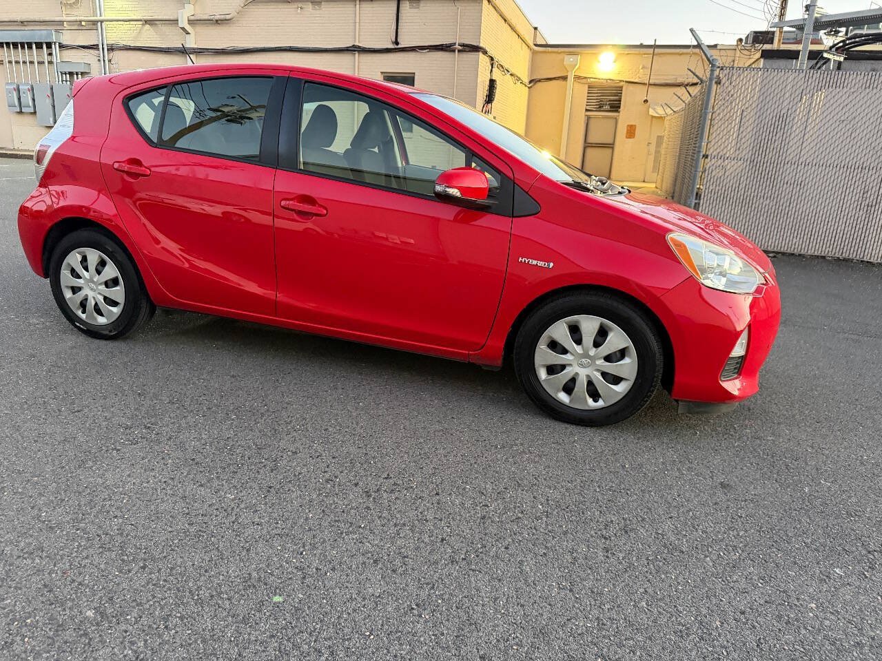 Used 2014 Toyota Prius C Three FWD image 31