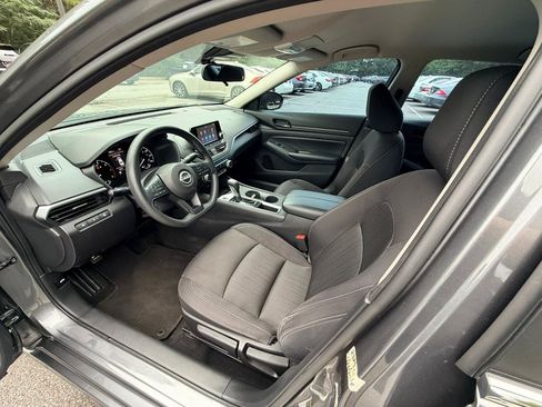 Used 2024 Nissan Altima 2.5 S FWD image 8
