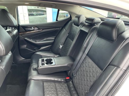 Used 2017 Nissan Maxima Platinum FWD image 9