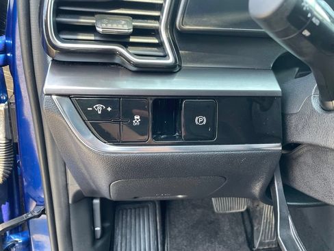 Certified 2024 Kia Sportage EX FWD image 13