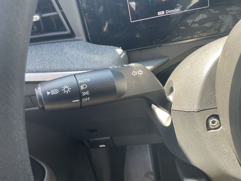 Used 2025 Nissan Kicks SV AWD/4WD image 26