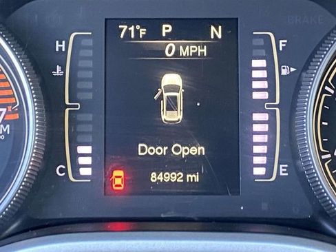 Used 2018 Jeep Cherokee Latitude Plus image 25