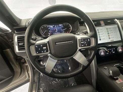 Used 2023 Land Rover Discovery S R-Dynamic image 11