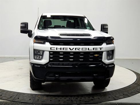 Used 2022 Chevrolet Silverado 2500 Custom image 2