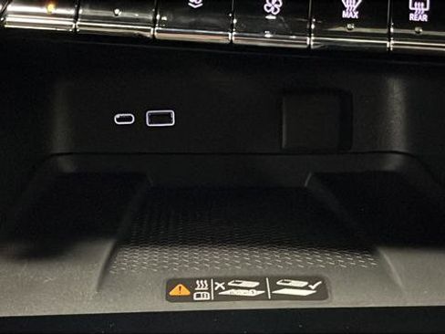 New 2026 Chevrolet Traverse RS AWD/4WD image 32