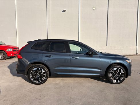 Used 2026 Volvo XC60 B5 Plus w/ Protection Package Premier AWD/4WD image 7