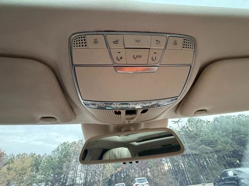 Used 2017 Mercedes-Benz S 550 Sedan image 25