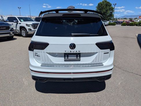 Used 2022 Volkswagen Tiguan SE R-Line AWD/4WD image 4