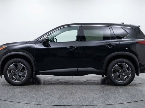 Used 2025 Nissan Rogue SV image 5